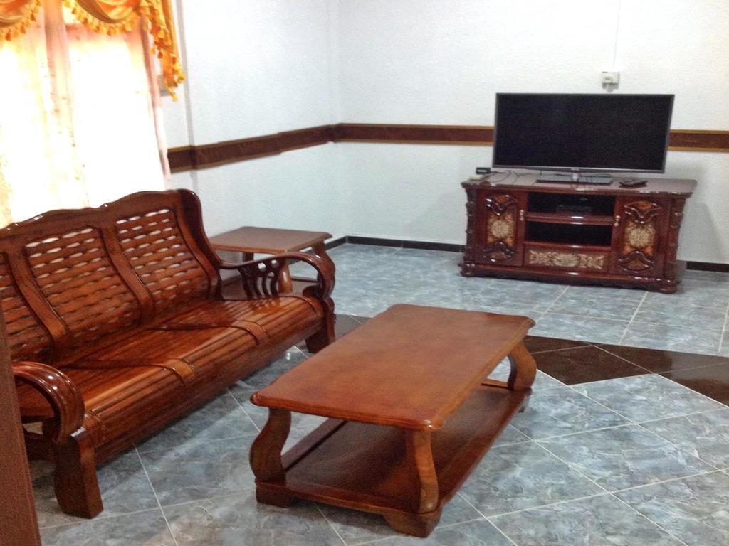 Nur Muslim Homestay At Kota Bharu Exteriör bild