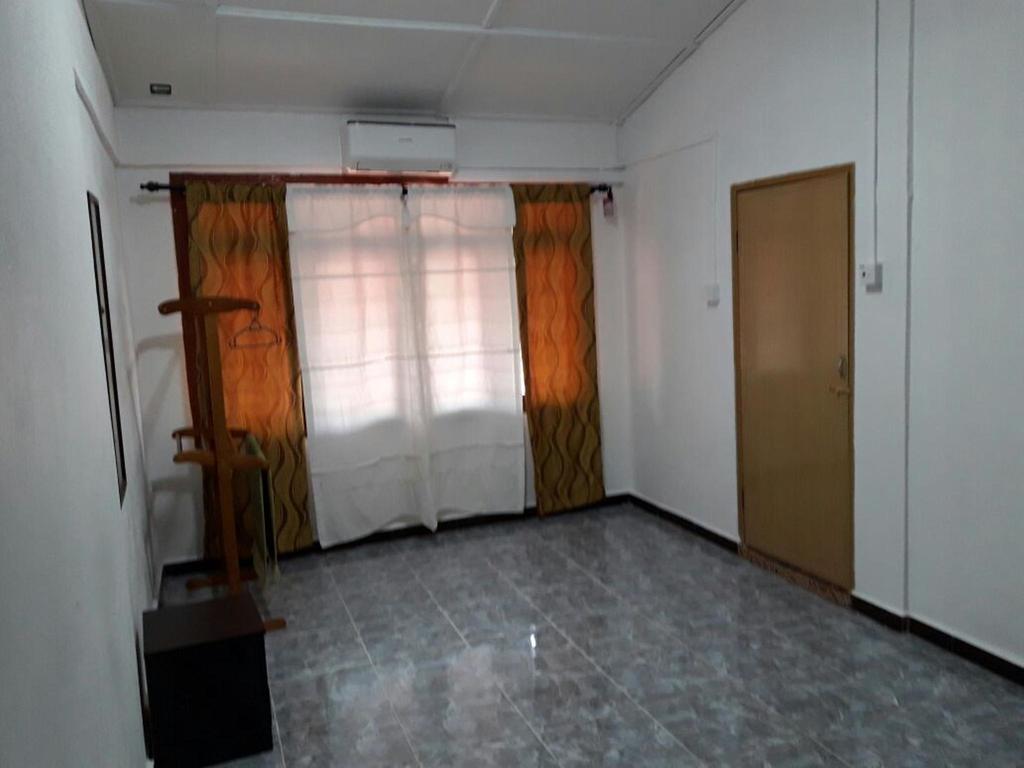 Nur Muslim Homestay At Kota Bharu Exteriör bild
