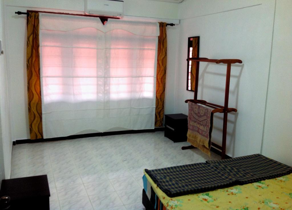 Nur Muslim Homestay At Kota Bharu Exteriör bild