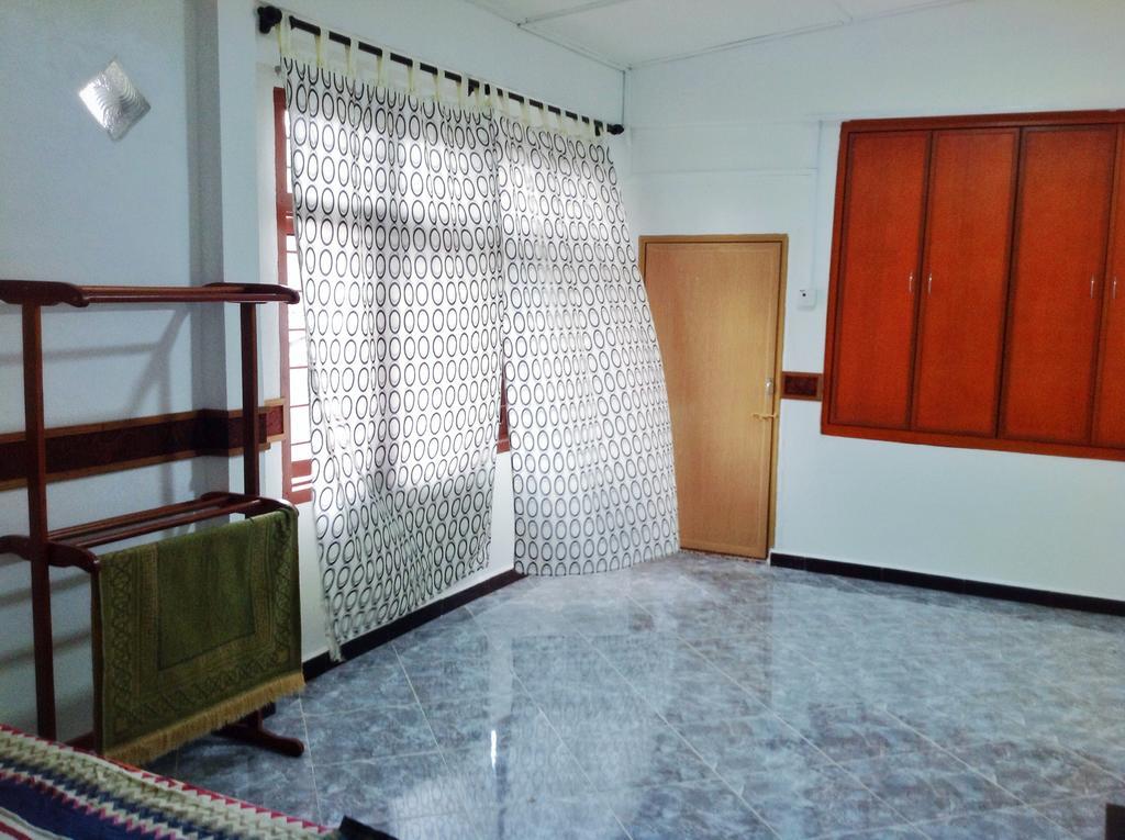 Nur Muslim Homestay At Kota Bharu Exteriör bild