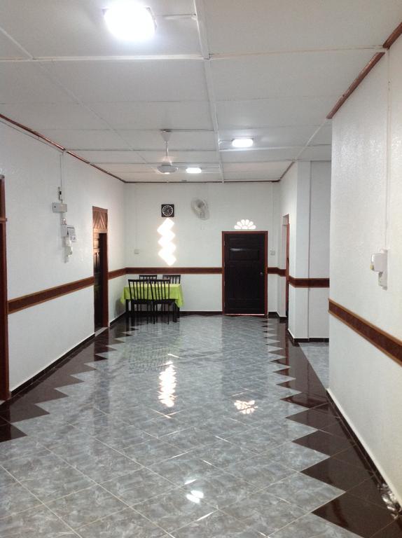 Nur Muslim Homestay At Kota Bharu Exteriör bild