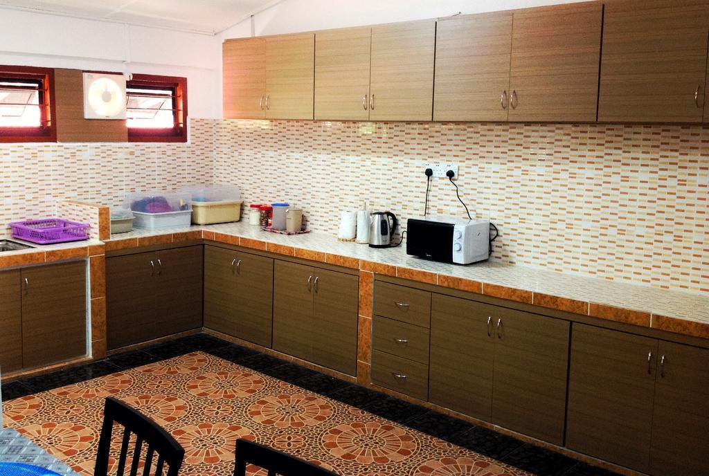 Nur Muslim Homestay At Kota Bharu Exteriör bild